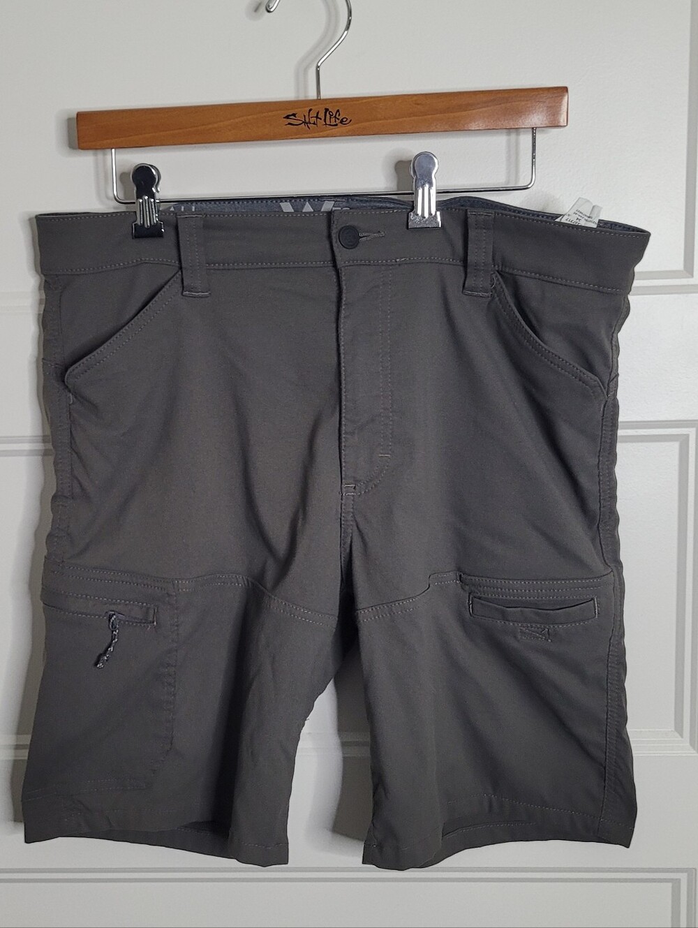 Wrangler All Terrain Gear outdoor utility shorts Size 34